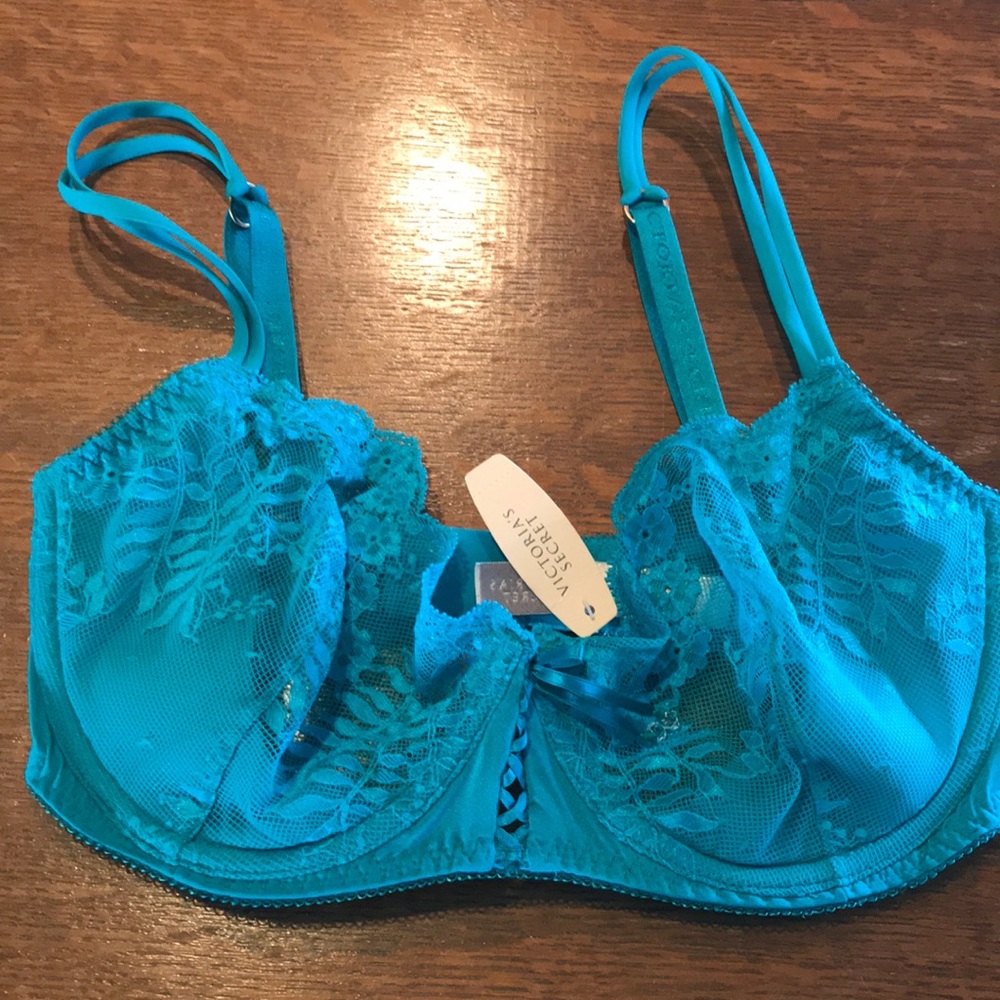 Victoria’s Secret teal lingerie bra. Never worn